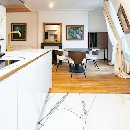 2 Pieces A Saint Germain Apartment *